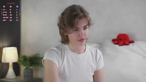 AnishaVivo online show from December 5, 2025, 12:47 pm