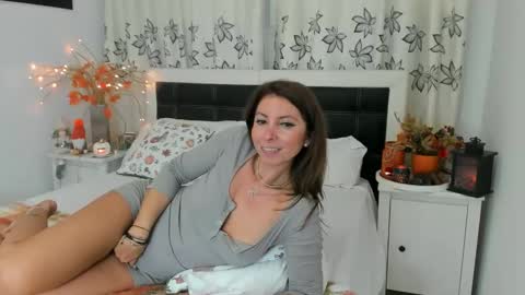 Anisia online show from October 7, 2025, 1:41 pm