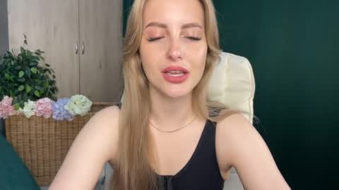 Snapshot of anita_blairr chatting on May 29, 2026, 1:03 am Anita online show from May 29, 2026, 1:03 am