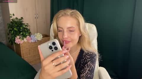 Snapshot of anita_blairr chatting on July 20, 2026, 1:42 am Anita online show from July 20, 2026, 1:42 am