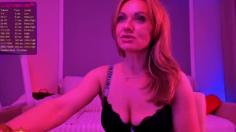 Snapshot of anita_forever chatting on May 30, 2026, 10:07 pm Anita online show from May 30, 2026, 10:07 pm