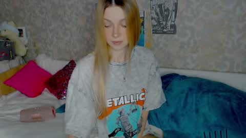 anita_moon_ online show from February 28, 2025, 1:37 am