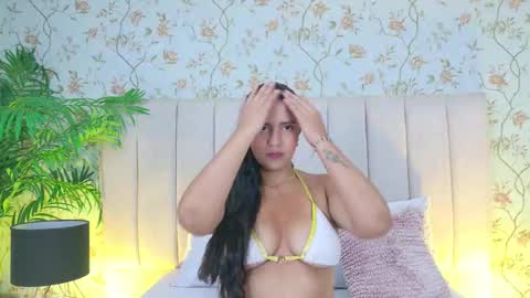 Snapshot of anita_sagegb chatting on March 26, 2026, 12:00 pm Dania Lpez online show from March 26, 2026, 12:00 pm