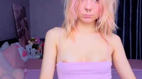 Snapshot of anitasweetness chatting on April 17, 2026, 6:33 pm anitasweetness online show from April 17, 2026, 6:33 pm