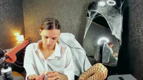 Snapshot of anjella_botton chatting on May 26, 2026, 6:15 pm Angel online show from May 26, 2026, 6:15 pm