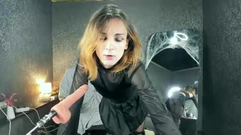 Snapshot of anjella_botton chatting on June 18, 2026, 6:12 pm Angel online show from June 18, 2026, 6:12 pm