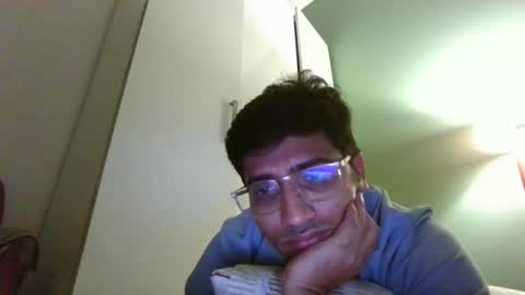 Slave looking for Mistress online show from October 28, 2025, 6:21 pm