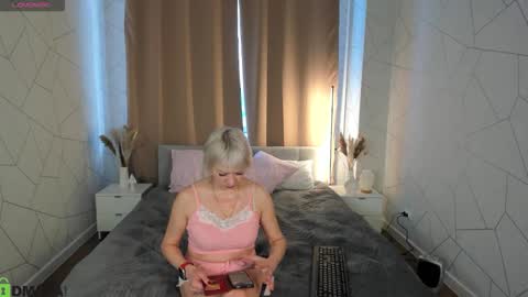 ann_annise online show from February 5, 2026, 2:27 am