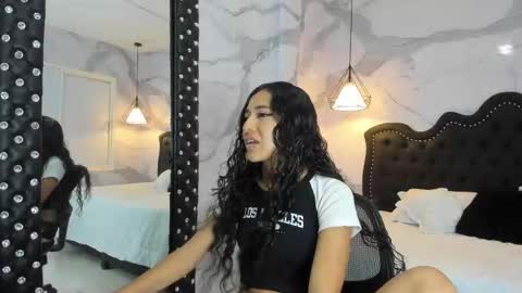 Snapshot of anna2809 chatting on November 19, 2025, 11:43 am Ana online show from November 19, 2025, 11:43 am