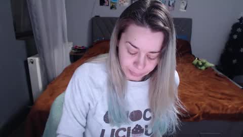 Anadirectgirl online show from January 9, 2025, 12:41 pm