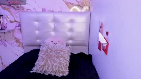 Snapshot of anna_blade_ chatting on May 16, 2026, 3:44 pm ANNA online show from May 16, 2026, 3:44 pm