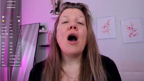 Anna online show from September 17, 2025, 5:53 am