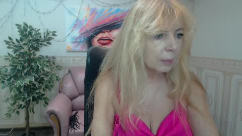 Snapshot of anna_ditrih chatting on January 15, 2025, 12:36 pm Anna Ditrih online show from January 15, 2025, 12:36 pm