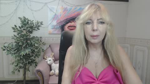 Snapshot of anna_ditrih chatting on January 18, 2025, 12:36 pm Anna Ditrih online show from January 18, 2025, 12:36 pm