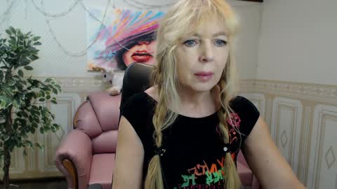 Snapshot of anna_ditrih chatting on February 5, 2025, 12:38 pm Anna Ditrih online show from February 5, 2025, 12:38 pm