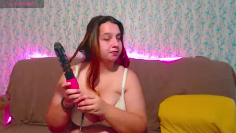 AnnaJake online show from November 11, 2025, 4:23 am