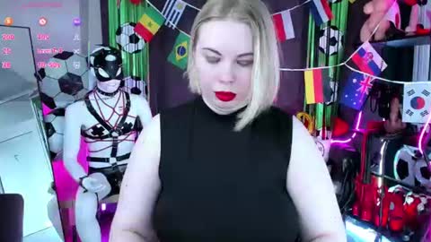 Snapshot of anna_maxwell chatting on July 3, 2026, 2:07 am Anna online show from July 3, 2026, 2:07 am