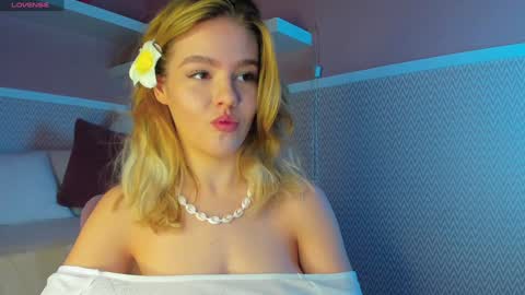 Snapshot of anna_robinson chatting on January 31, 2025, 1:22 am Anna online show from January 31, 2025, 1:22 am