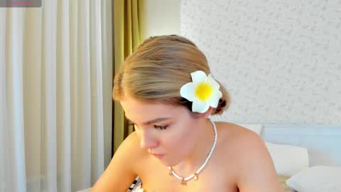 Snapshot of anna_robinson chatting on February 21, 2025, 8:29 am Anna online show from February 21, 2025, 8:29 am