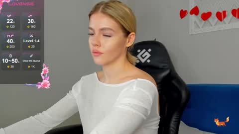 Snapshot of anna_robinson chatting on February 23, 2025, 1:24 am Anna online show from February 23, 2025, 1:24 am