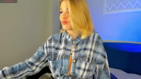 Snapshot of anna_robinson chatting on March 5, 2025, 8:21 am Anna online show from March 5, 2025, 8:21 am