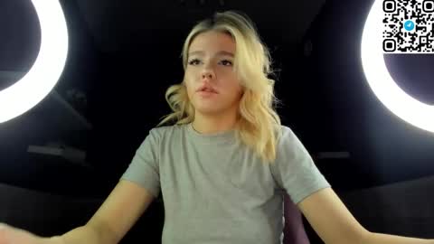 Snapshot of anna_robinson chatting on December 16, 2025, 2:27 am Anna online show from December 16, 2025, 2:27 am