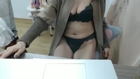 anna_xyz online show from November 29, 2025, 1:41 am