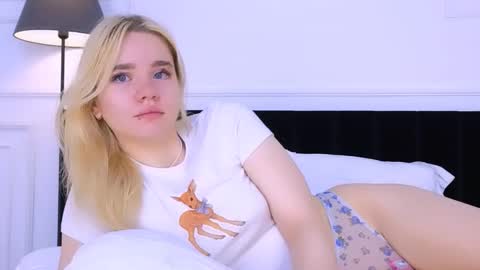 Snapshot of annabellelu chatting on September 28, 2025, 2:17 am AnnaBelle online show from September 28, 2025, 2:17 am