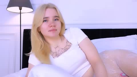 Snapshot of annabellelu chatting on October 26, 2025, 2:17 am AnnaBelle online show from October 26, 2025, 2:17 am