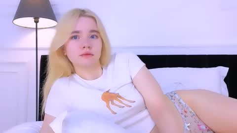 Snapshot of annabellelu chatting on November 9, 2025, 2:32 am AnnaBelle online show from November 9, 2025, 2:32 am