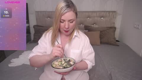 Snapshot of annacherri chatting on February 3, 2025, 8:13 am AnnaCherri online show from February 3, 2025, 8:13 am