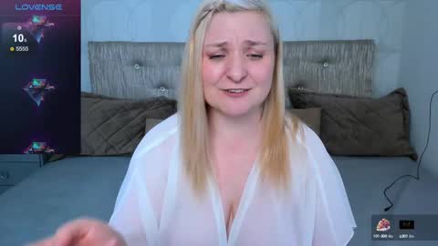 Snapshot of annacherri chatting on February 28, 2025, 9:15 am AnnaCherri online show from February 28, 2025, 9:15 am