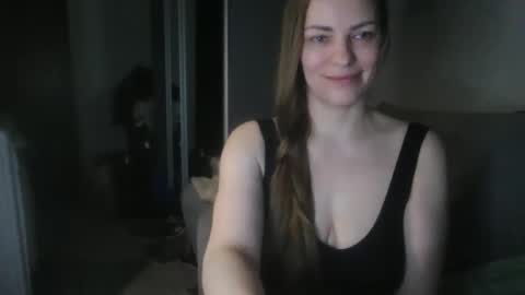 annadiamond1 online show from May 9, 2026, 11:43 pm