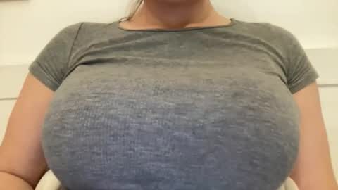 annagal18 online show from May 16, 2026, 7:34 pm