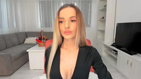 annaise  online show from February 7, 2026, 12:09 pm