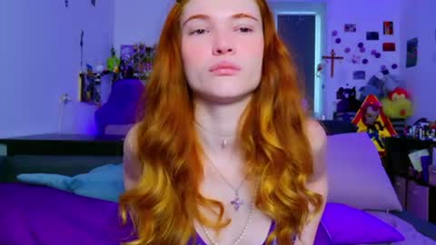 Snapshot of annakeenon chatting on July 8, 2026, 5:34 am Anna online show from July 8, 2026, 5:34 am