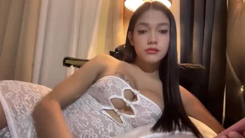 Snapshot of annalolaxoxo chatting on January 10, 2026, 8:27 am AshyElliston online show from January 10, 2026, 8:27 am