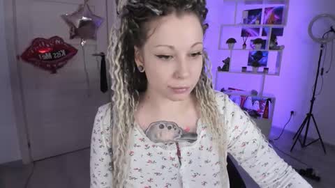 Snapshot of annanebula chatting on October 30, 2025, 2:35 am Anna online show from October 30, 2025, 2:35 am