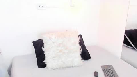 Anna Rosse online show from April 28, 2026, 7:08 pm