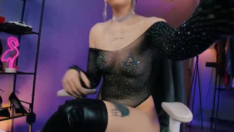 Anna online show from October 8, 2025, 7:22 pm