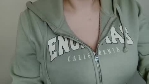 Bella online show from February 11, 2026, 10:31 am