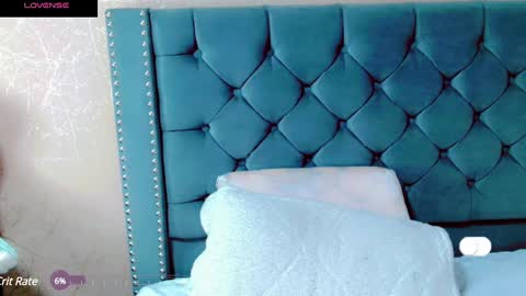 Snapshot of anne_julienne chatting on January 14, 2025, 3:01 am online show from January 14, 2025, 3:01 am