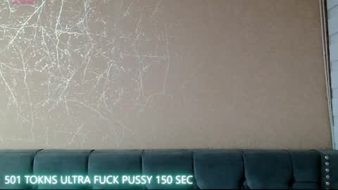 Snapshot of anne_julienne chatting on March 1, 2025, 12:28 am online show from March 1, 2025, 12:28 am