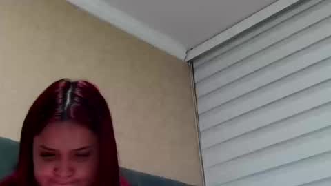 Snapshot of anne_julienne chatting on September 20, 2025, 12:55 am online show from September 20, 2025, 12:55 am