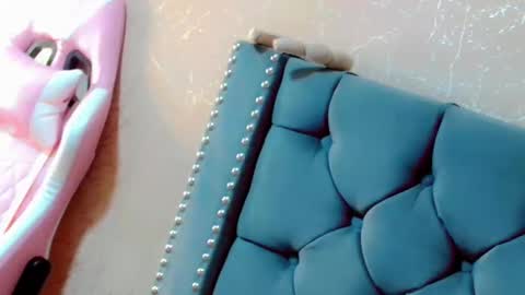 Snapshot of anne_julienne chatting on October 2, 2025, 1:12 am online show from October 2, 2025, 1:12 am