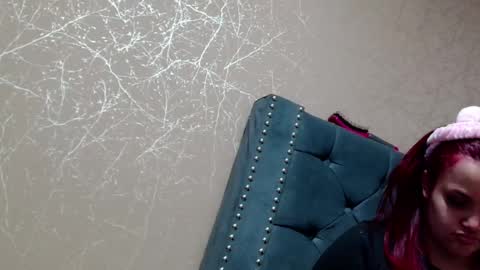 Snapshot of anne_julienne chatting on October 17, 2025, 1:53 am online show from October 17, 2025, 1:53 am