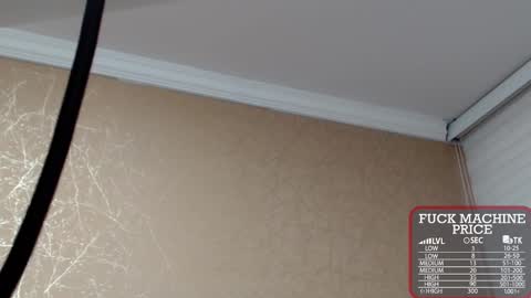 Snapshot of anne_julienne chatting on October 17, 2025, 10:34 pm online show from October 17, 2025, 10:34 pm