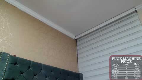 Snapshot of anne_julienne chatting on October 29, 2025, 1:19 am online show from October 29, 2025, 1:19 am