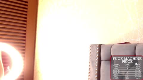 Snapshot of anne_julienne chatting on November 11, 2025, 2:00 am online show from November 11, 2025, 2:00 am