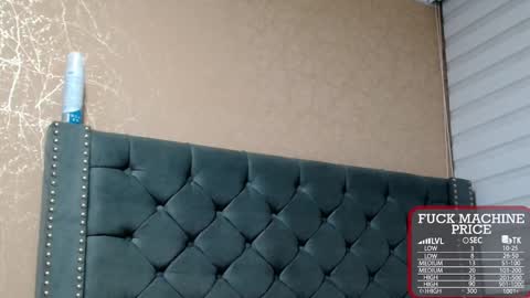 Snapshot of anne_julienne chatting on November 14, 2025, 1:26 am online show from November 14, 2025, 1:26 am